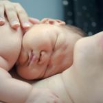 Hautkontakt nach der Geburt gut für Mutter und Kind
